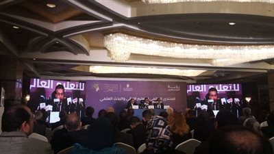 الطيب: هناك اتجاه لتحول الجامعات المصرية إلى جامعات ذكية