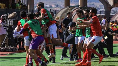 مكافأة إجادة للاعبي الأهلي بعد التأهل لنصف نهائي دوري الأبطال