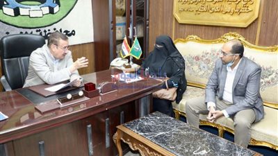 محافظ المنوفية يفحص شكاوى المواطنين ويكلف المسئولين بالتواصل المباشر وحل مشاكلهم