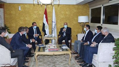 وزير النقل يعلن إنشاء الشركة القابضة لسكك حديد مصر