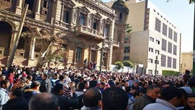 برلمانى يحذر من التزاحم أمام المعامل المركزية لوزارة الصحة ويطالب بحلول بديلة