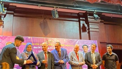 تكريم ميدو عادل في ندوة الدراما ودورها في تشكيل اتجاهات الرأي العام