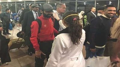 بعثة الأهلي تخضع لفحص كورونا داخل مطار القاهرة