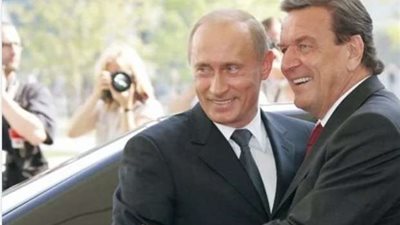 ألمانيا تجرد المستشار السابق جيرهارد شرودر من امتيازات رسمية