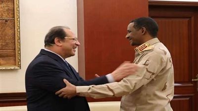عباس كامل يؤكد لنائب رئيس مجلس السيادة السوداني دعم مصر السلطة الانتقالية