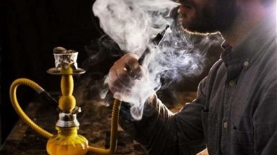 حقيقة غلق المقاهي وإلغاء الشيشة بسبب 