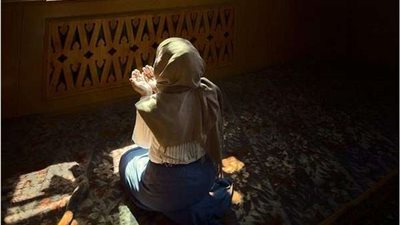 كيف أشعر بالخشوع في صلاتي؟ .. أمين الفتوى يجيب