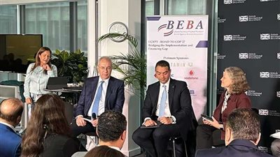 في العاصمة البريطانية لندن.. رئيس اقتصادية قناة السويس يلتقي ممثلي شركات الطاقة النظيفة والبنية التحتية