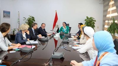 وزيرة البيئة تؤكد على دور شركاء التنمية في دعم تنفيذ المشروعات الوطنية لتغير المناخ 2050
