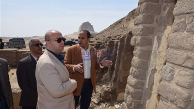 محافظ بني سويف يزور منطقة واحة وهرم ميدوم