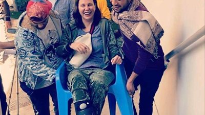 شيرين رضا على كرسي متحرك لهذا السبب