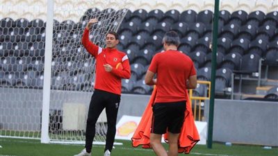 محمد عادل حكماً لـ مباراة الأهلي وسموحة.. اليوم