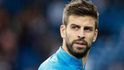 بيكيه يحسم مستقبله مع برشلونة