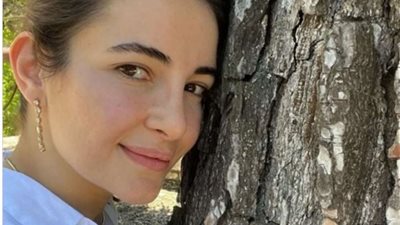 شام الذهبي تخطف الانظار في اطلالة جديدة