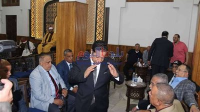 النائب السابق محمد المسعود يتلقي عزاء شقيقه بمسجد الحامدية الشاذلية بالمهندسين .. صور