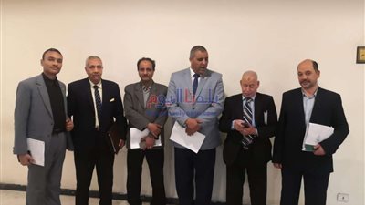نائب سمالوط يحصل على 75 مليون جنيه دفعة أولي لتعويض المتضررين من محور النيل
