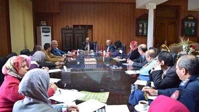 جامعة بني سويف: استمرار عمليات التعقيم بقطاعات الجامعة لمواجهة كورونا