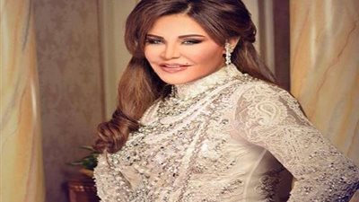 نشطاء يسخرون من كمامة 