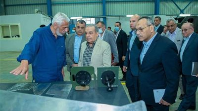 ”مرسي” يتفقد مشروع إعادة التمركز بشركة هليوبوليس للصناعات الكيماوية