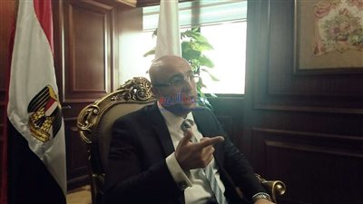 محافظ بني سويف يطمئن على توفير الرعاية الطبية اللازمة لحالة 