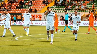 أحمد ياسر ريان يدعم لاعبي الاهلي فبل السفر للمغرب