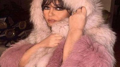 فيديو| بطريقة ساخرة.. فيفي عبده وغادة عبد الرازق يوجهان رسالة لـ