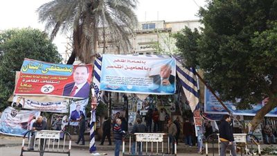 بالصور.. رجائي عطية يدلي بصوته في انتخابات المحامين