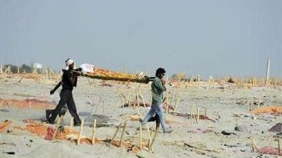 5 جثث لخفير وابنتيه وحفيديه مذبوحين....التفاصيل