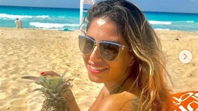 من أمام البحر.. منة فضالي في أحدث ظهور لها