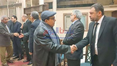 بالصور.. سمير صبري ومصطفى قمر في عزاء سامح العجمي