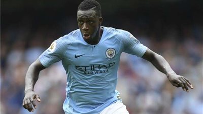 ميندي يطمئن الجماهير بعد الاشتباه في إصابته بكورونا