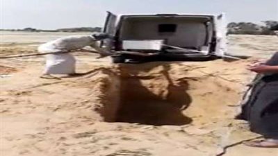 شاهد.. كيفية دفن جثمان سيدة مصابة بكورونا (فيديو)