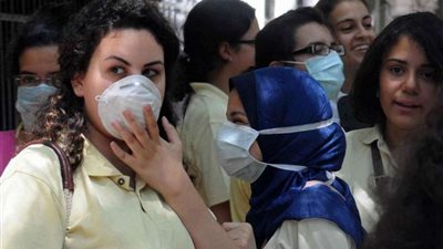 طلاب الدبلومات الفنية يتوافدون إلى لجان الامتحانات بالمدارس