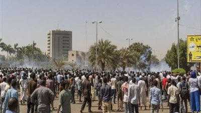 بعد مقتل اثنين من المتظاهرين..بيرتيس حان الوقت لوقف العنف بالخرطوم