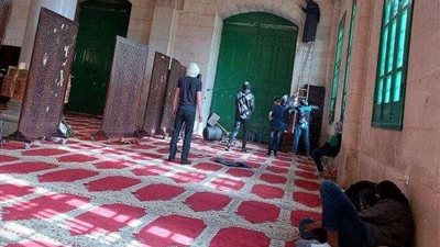 إسرائيل تلعب بالنار بلا مسئولية..السماح للمستوطنين بتدنيس المقدسات