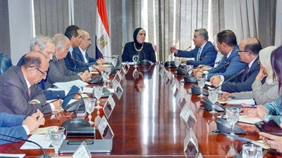 التجارة تبحث تداعيات أزمة انتشار فيروس كورونا عالميا وأثره على معدلات التصدير