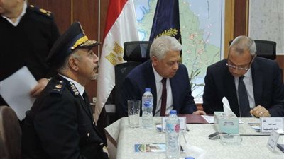 محافظ القليوبية ومدير الأمن يشاركان في إجراء قرعة الحج بالمحافظة