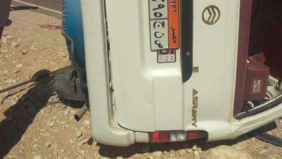 إصابة 12 شخصا في انقلاب ربع نقل على طريق أسيوط الغربي