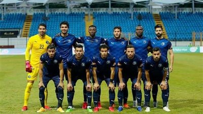 التعادل السلبي يحسم الشوط الأول من مباراة بيراميدز أمام المصري