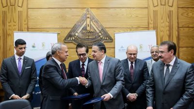 محافظ القليوبية ورئيس جامعة بنها يوقعان مشروع إنشاء مستشفى الجامعة الجديد
