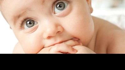 عادة غريبة  تجعل الأطفال أكثر ذكاء.. تُشعر الآباء بالذنب