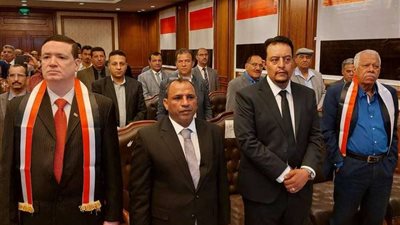 هيثم قاسم.. أول وزير دفاع لليمن قائدا للجنة العسكرية والأمنية