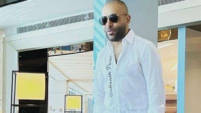 استعدادا لحفل الغد.. تامر عاشور يصل إلى جدة بالمملكة العربية السعودية