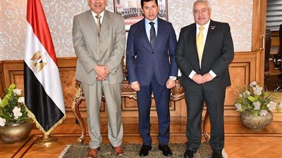 وزير الشباب الرياضة يبحث احتياجات اتحاد الكروكيه