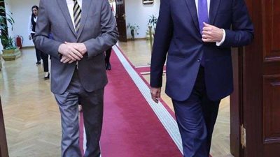 نتائج لقاء وزير الاتصالات مع سفير فرنسا بالقاهرة