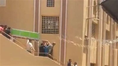 الأب: شقى عمري راح.. مشاهد مؤثرة من جنازة أطفال الدقهلية