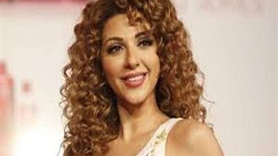 ميريام فارس تشارك جمهورها بصورة جديدة من داخل الحجر الصحي