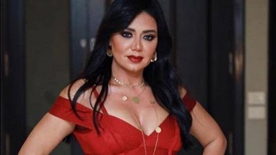 بينهم محمد صلاح ..  رانيا يوسف تفاجأ متابعيها بصور مع نجوم عالميين