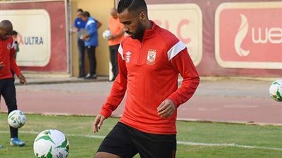 الأهلي يحسم التجديد لـ