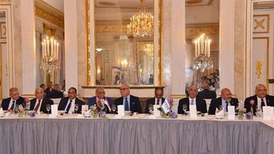 الجزار يؤكد أهمية توطين الصناعات المتعلقة بمياه الشرب والصرف الصحى فى السوق المصرية